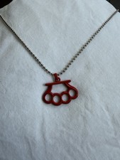 Kette mit Schlagring-Anhänger