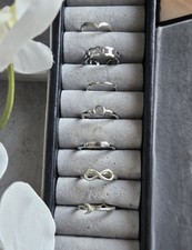 7 Verschiedene, silber farbene