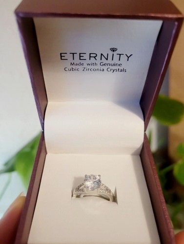 Elegant zirkonia crystals - zirkonia,