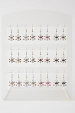 12 Paar Ohrringe hängende